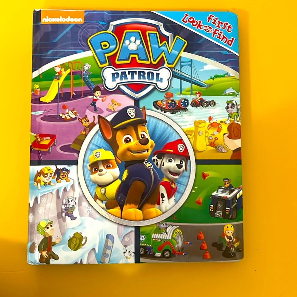 First Look and Find Nickelodeon PAW PATROL hard cover book isbn 9781450896726